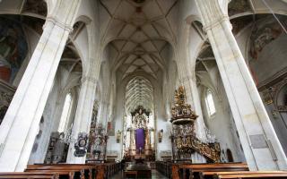 Kościół św. Idziego.  Kościół św. Idziego w Hanowerze – pomnik ofiar dwóch wojen światowych. Niegdyś największa świątynia w Hanowerze